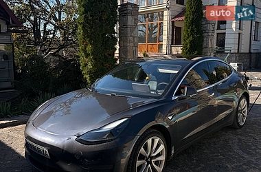 Tesla Model 3  2019