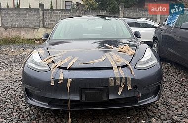 Седан Tesla Model 3 2019 в Львові