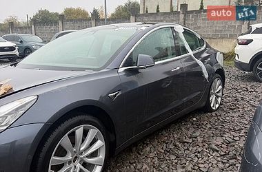 Седан Tesla Model 3 2019 в Львові