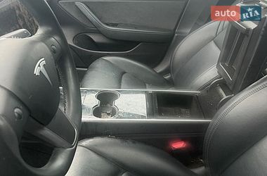 Седан Tesla Model 3 2019 в Львові