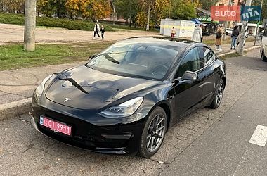 Tesla Model 3  2021