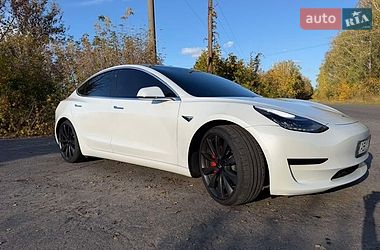 Tesla Model 3  2019