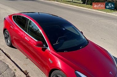 Tesla Model 3  2020