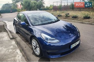 Tesla Model 3  2021