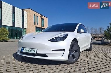 Tesla Model 3  2023