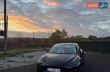 Tesla Model 3  2020
