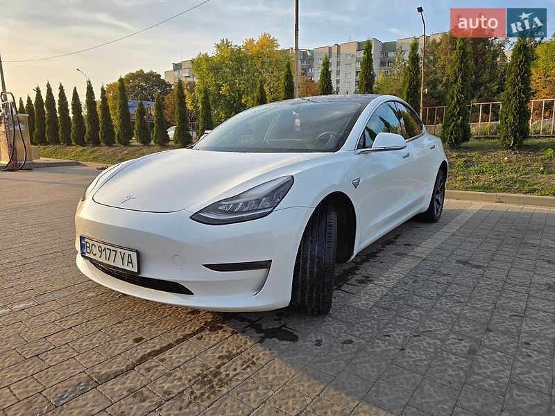 Tesla Model 3 2020