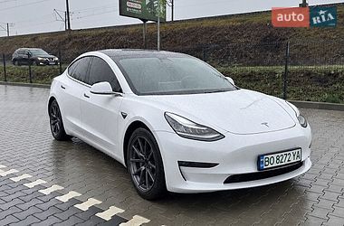 Tesla Model 3  2021
