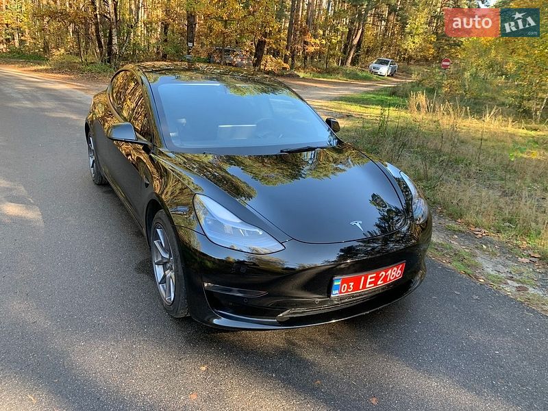 Седан Tesla Model 3 2022 в Киеве