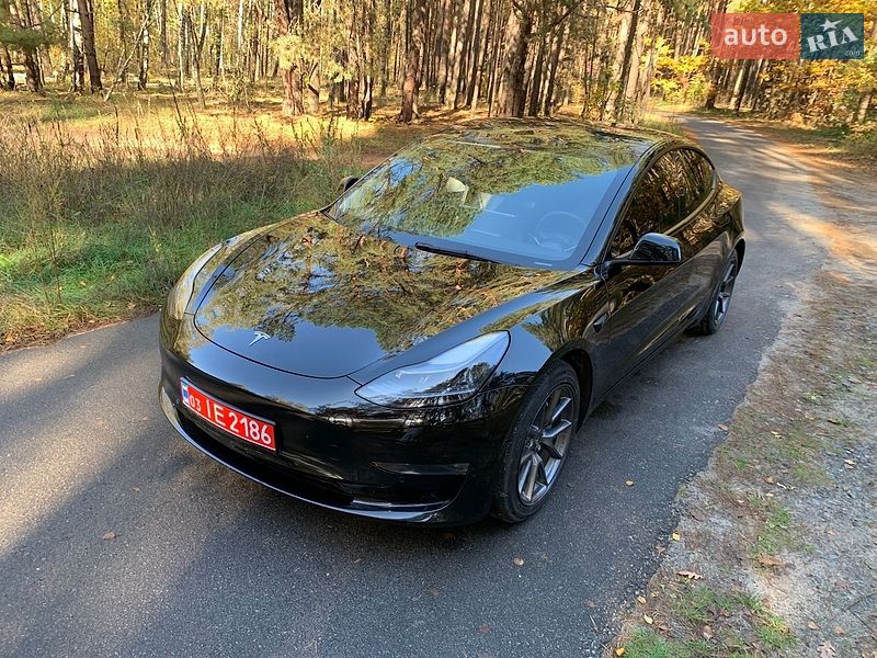 Седан Tesla Model 3 2022 в Киеве