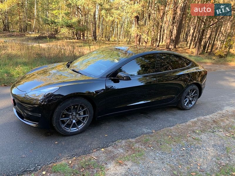 Седан Tesla Model 3 2022 в Киеве