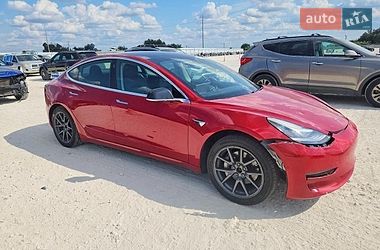 Tesla Model 3  2019