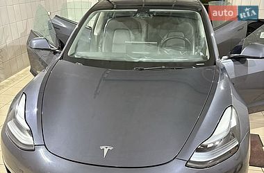 Tesla Model 3  2023