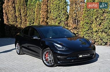 Tesla Model 3  2022