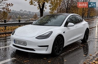 Tesla Model 3  2023