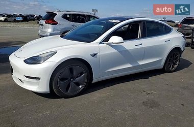 Tesla Model 3  2018