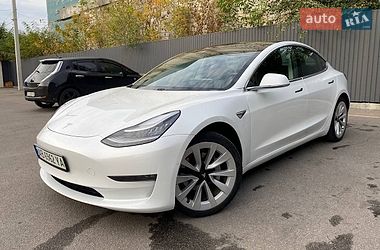 Tesla Model 3  2020