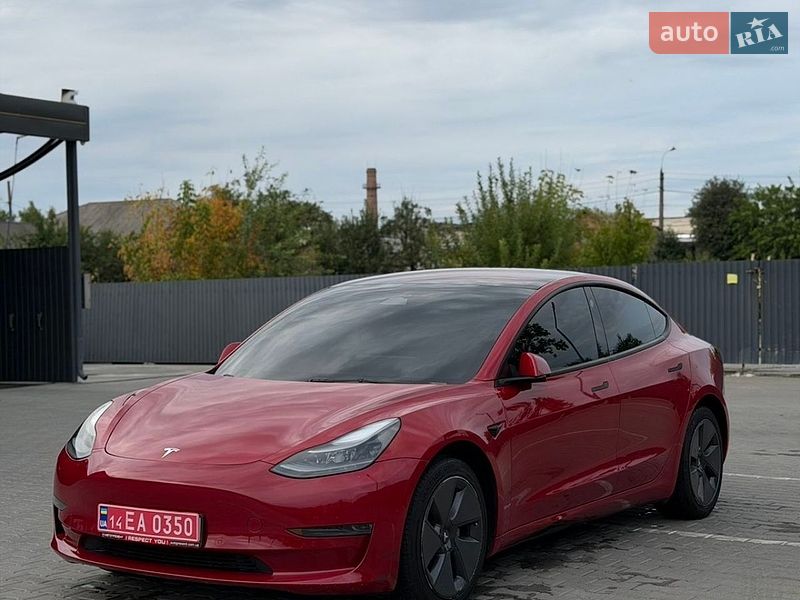 Седан Tesla Model 3 2022 в Черкассах