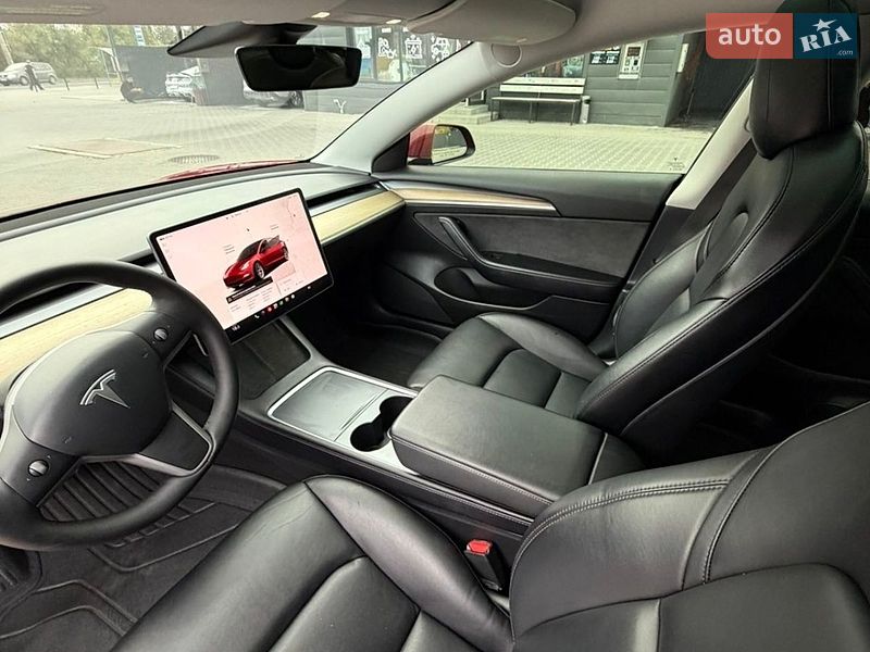 Седан Tesla Model 3 2022 в Черкассах