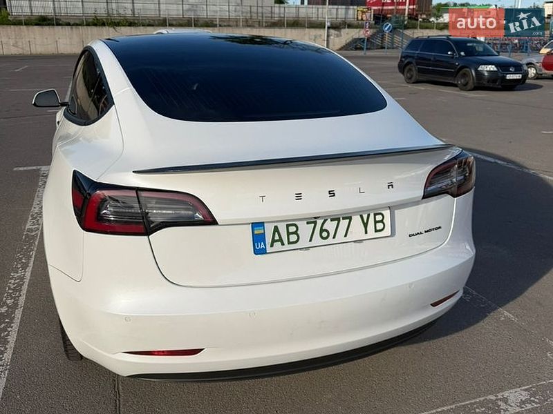 Седан Tesla Model 3 2020 в Виннице