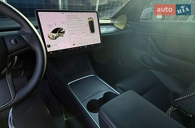Седан Tesla Model 3 2020 в Виннице