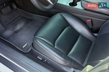 Седан Tesla Model 3 2020 в Виннице