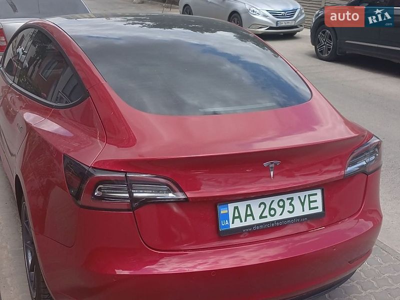 Tesla Model 3 2022