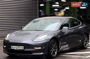 Tesla Model 3 2017