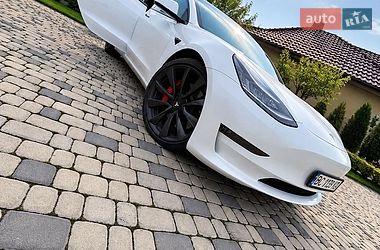 Tesla Model 3  2020