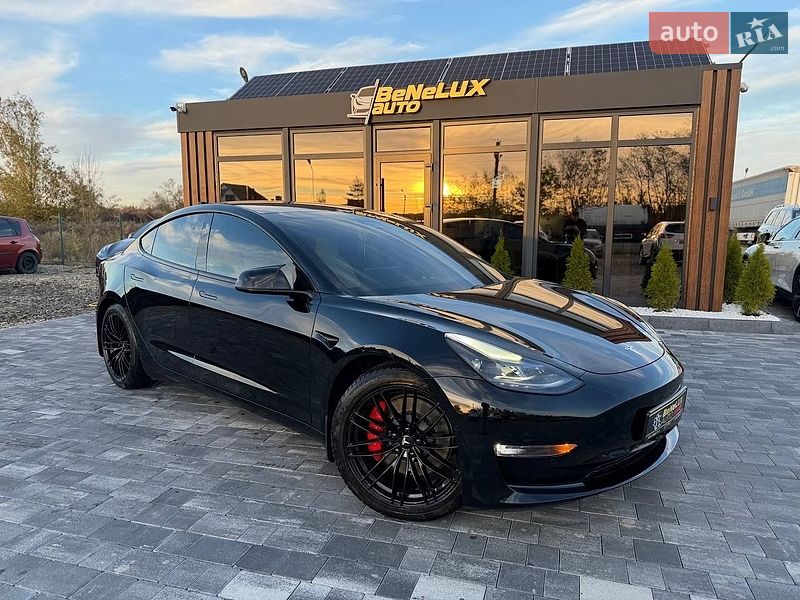 Седан Tesla Model 3 2021 в Коломиї фото Седан Tesla Model 3 2021 в Коломиї