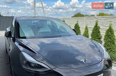 Седан Tesla Model 3 2021 в Львове