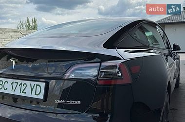 Седан Tesla Model 3 2021 в Львове