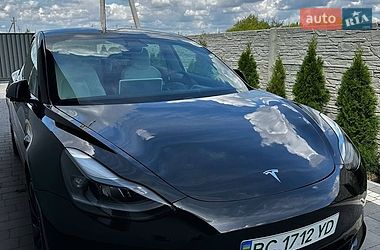 Седан Tesla Model 3 2021 в Львове