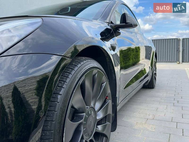 Седан Tesla Model 3 2021 в Львове