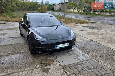Tesla Model 3  2018