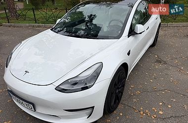 Tesla Model 3 2020
