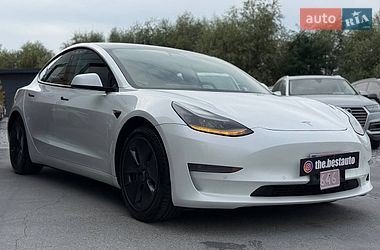 Tesla Model 3  2021