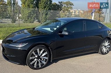 Tesla Model 3  2025