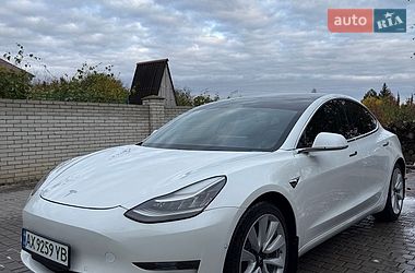 Tesla Model 3  2020