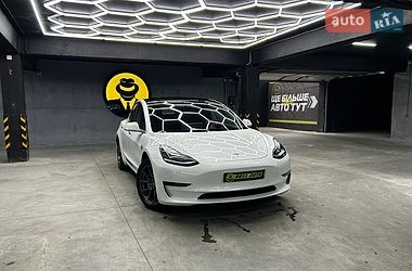 Tesla Model 3  2019