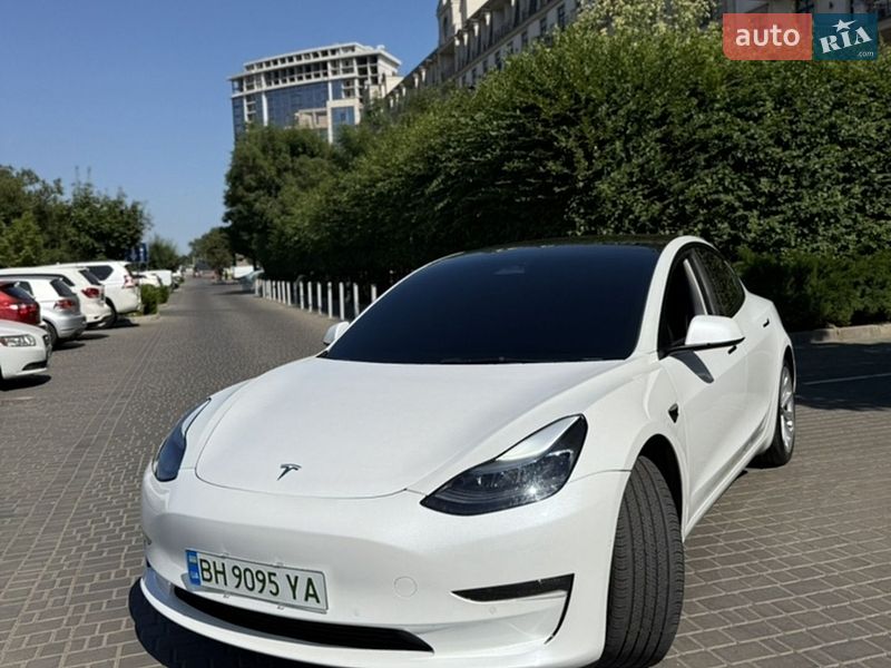 Седан Tesla Model 3 2022 в Одесі