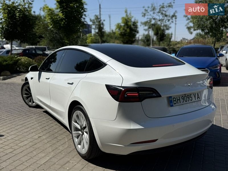 Седан Tesla Model 3 2022 в Одесі