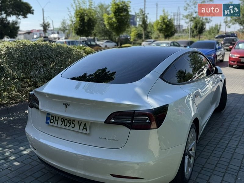 Седан Tesla Model 3 2022 в Одесі
