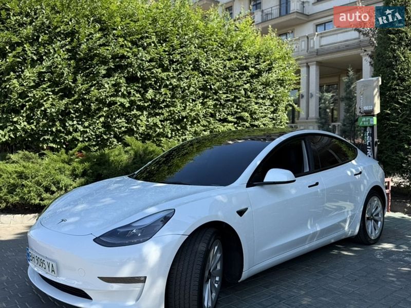 Седан Tesla Model 3 2022 в Одесі