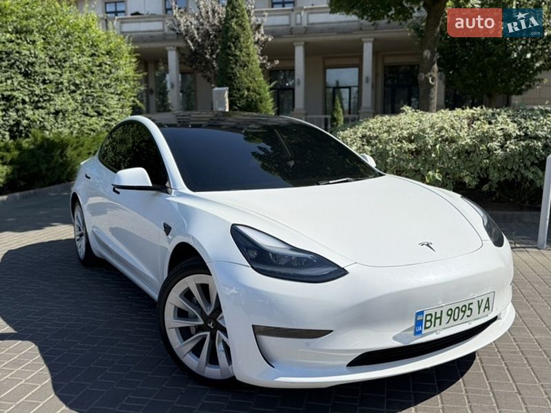 Седан Tesla Model 3 2022 в Одесі