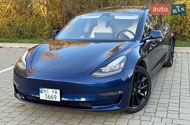 Tesla Model 3  2018