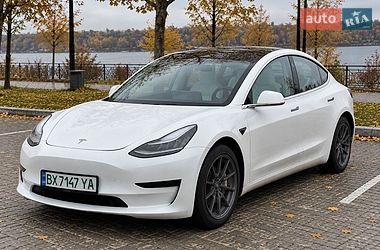 Tesla Model 3 2020
