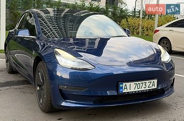 Tesla Model 3  2019