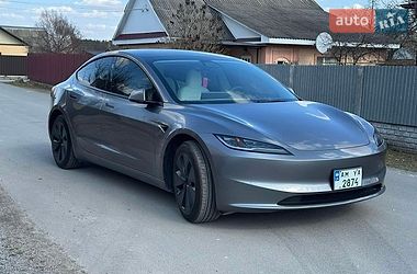 Tesla Model 3 2024