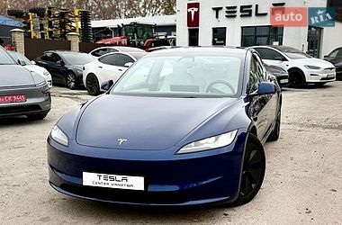 Седан Tesla Model 3 2024 в Вінниці